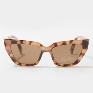 BLUE CROWN Small Edgy Cat Eye Sunglasses